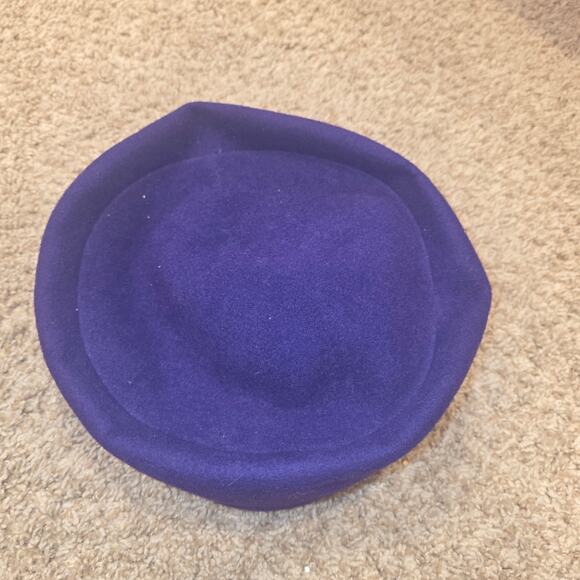 vintage 50\'s 60\'s 100%  purple felt pillbox hat with 3 stars